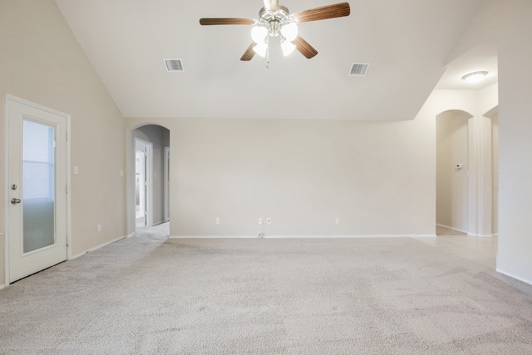 Photo 12 of 26 - 4021 Winter Springs Dr, Fort Worth, TX 76123