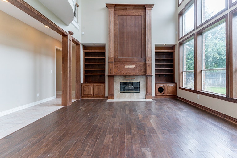 Photo 5 of 36 - 3941 Lost Creek Dr, Plano, TX 75074