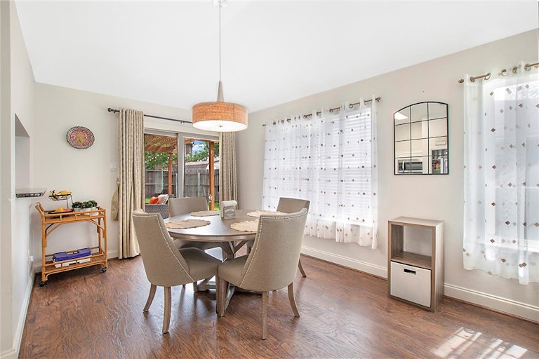 Photo 8 of 32 - 12 Monterey Dr, Roanoke, TX 76262