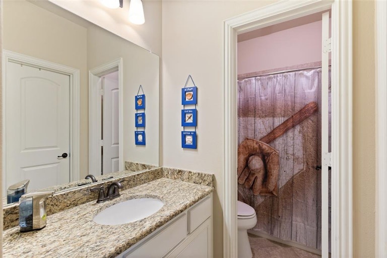 Photo 29 of 40 - 1041 Wagner Way, Lantana, TX 76226