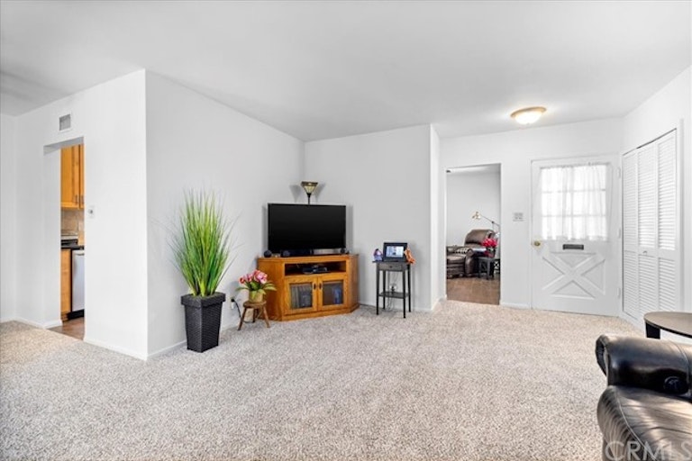 Photo 4 of 22 - 1729 W Beacon Ave, Anaheim, CA 92804