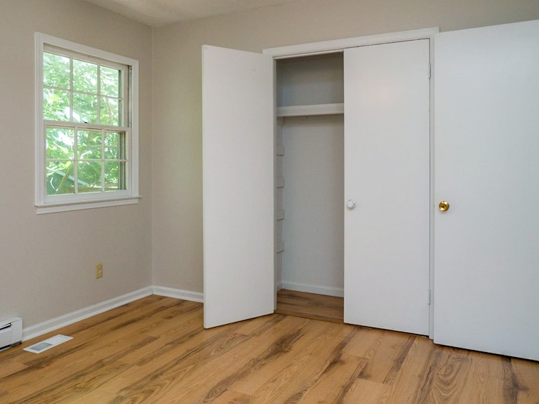Photo 13 of 18 - 1020 Trollingwood Ln, Raleigh, NC 27615