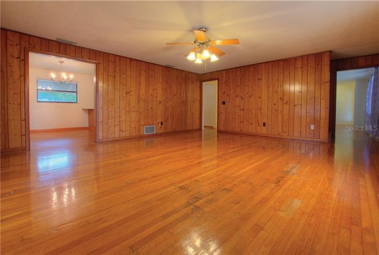 Photo 6 of 25 - 630 Candyce Ave, Lakeland, FL 33815