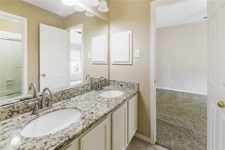Photo 31 of 37 - 811 Whitby Ct, Sugar Land, TX 77479