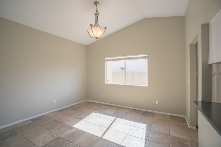 Photo 4 of 21 - 4224 N 79th Dr, Phoenix, AZ 85033