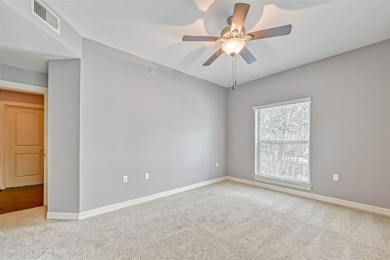 Photo 16 of 21 - 3501 Chenevert St #17, Houston, TX 77004