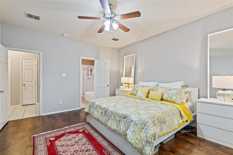 Photo 12 of 32 - 1105 Indian Trail Ct, Roanoke, TX 76262