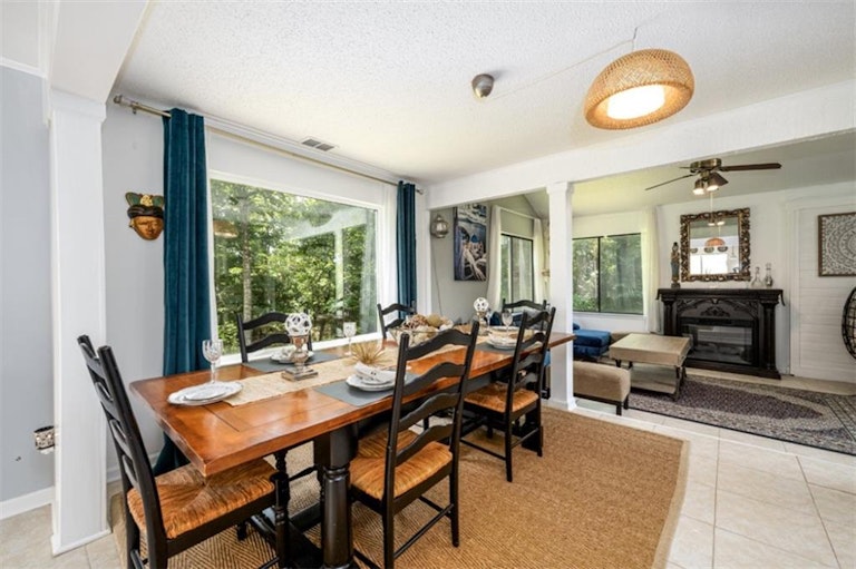 Photo 10 of 43 - 2415 Overlook Dr SW, Conyers, GA 30094
