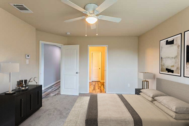 Photo 2 of 25 - 1307 Bent Grass Dr, Princeton, TX 75407