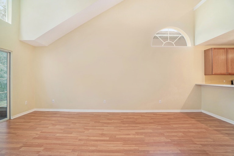 Photo 3 of 17 - 1487 Creekside Cir, Winter Springs, FL 32708