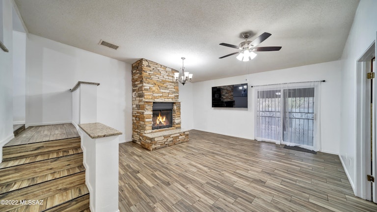 Photo 3 of 36 - 3918 S Cook St, Tucson, AZ 85746