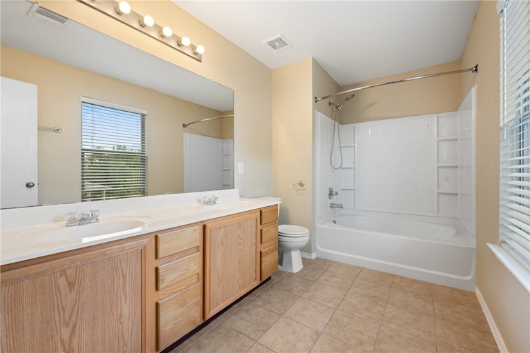 Photo 28 of 39 - 204 Debbie Ann Dr, Leander, TX 78641