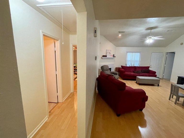 Photo 19 of 45 - 16107 Mesa Blvd, Humble, TX 77396