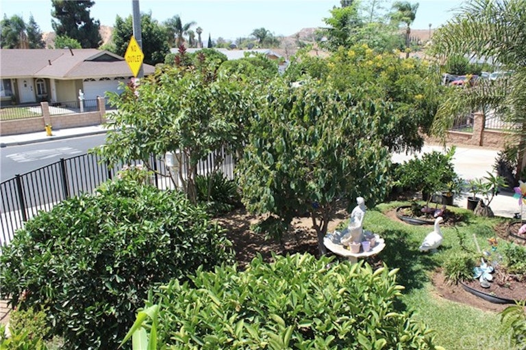 Photo 5 of 19 - 7905 Galway Ct, Riverside, CA 92503