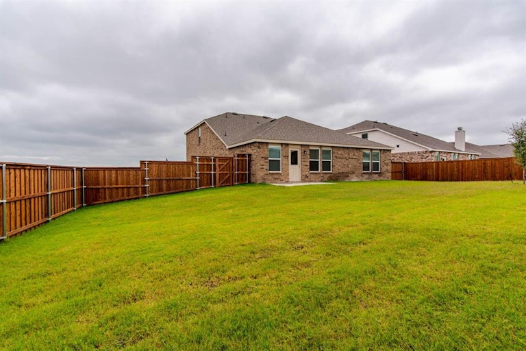 Photo 26 of 29 - 302 Onslow Dr, Forney, TX 75126