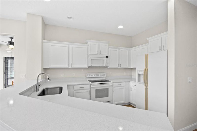 Photo 10 of 33 - 3793 Beacon Ridge Way, Clermont, FL 34711