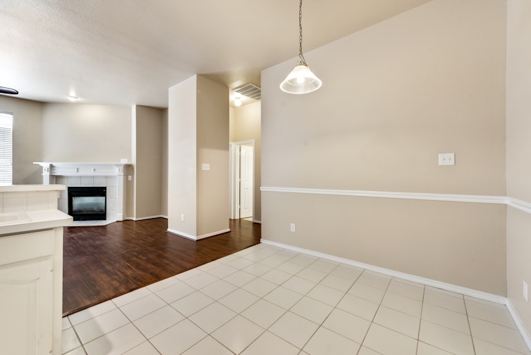 Photo 9 of 29 - 3954 Wisteria Ln, Haltom City, TX 76137