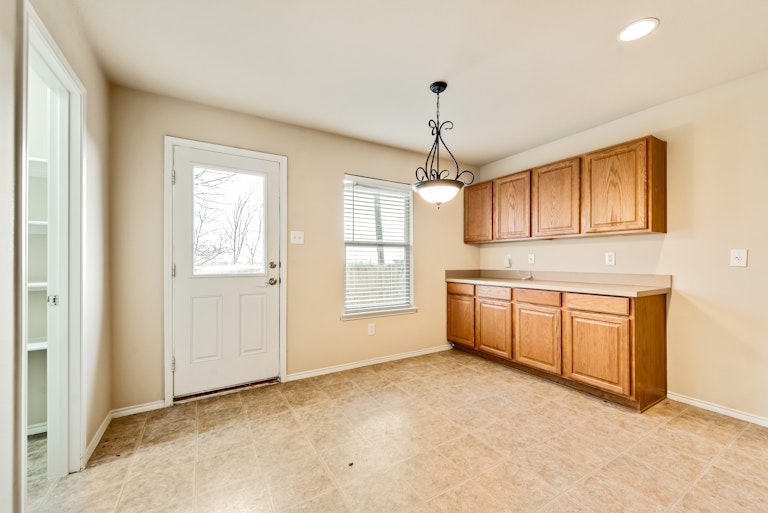 Photo 15 of 23 - 536 Laurel Ln, Fate, TX 75087