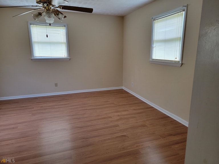 Photo 7 of 20 - 1028 Mountain View Rd NW, Conyers, GA 30012