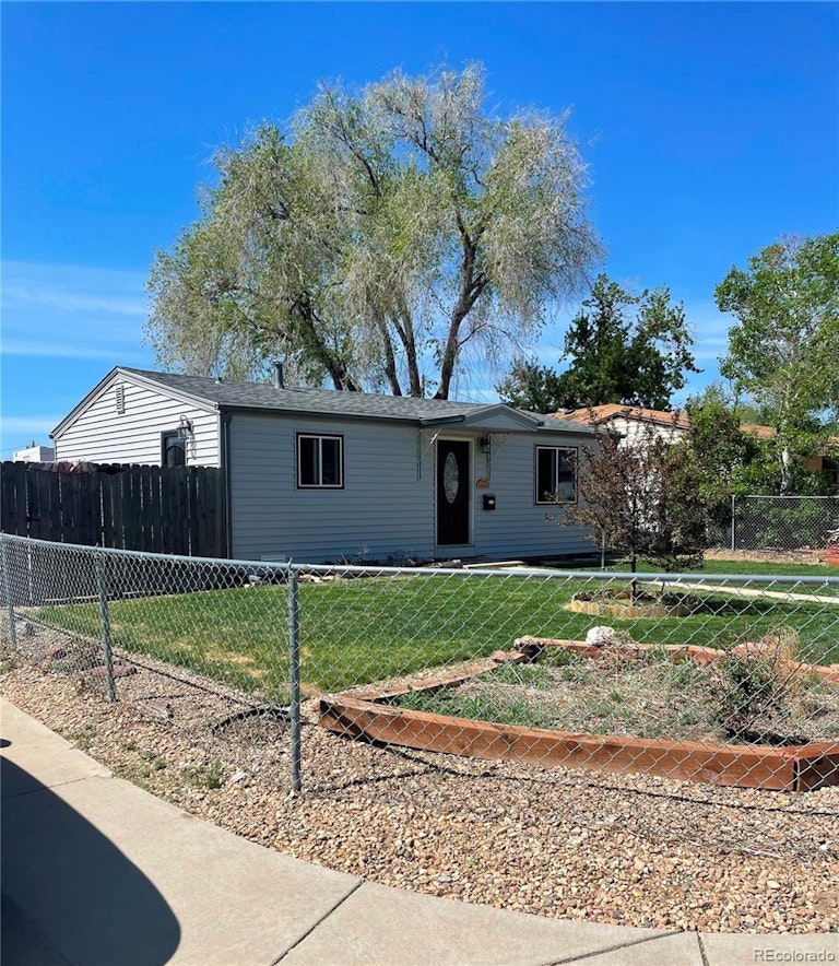 Photo 2 of 14 - 1098 E Egbert St, Brighton, CO 80601