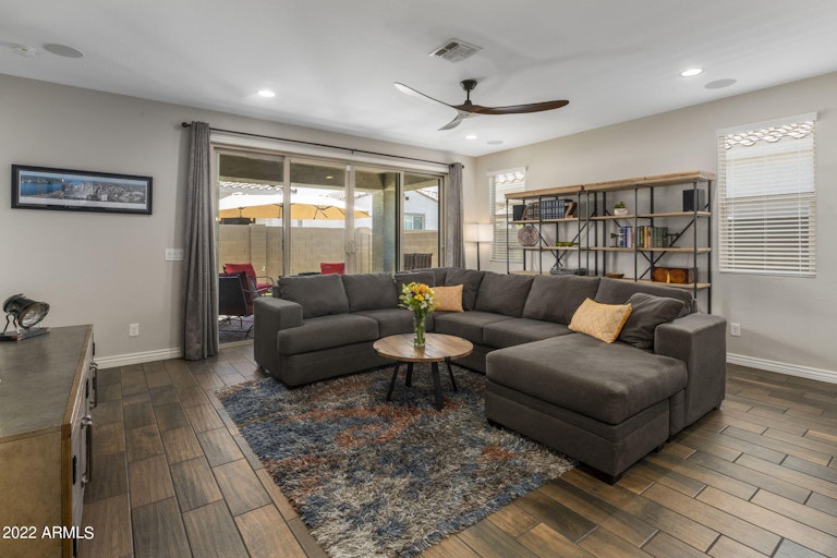 Photo 6 of 28 - 2833 E Fraktur Rd, Phoenix, AZ 85040