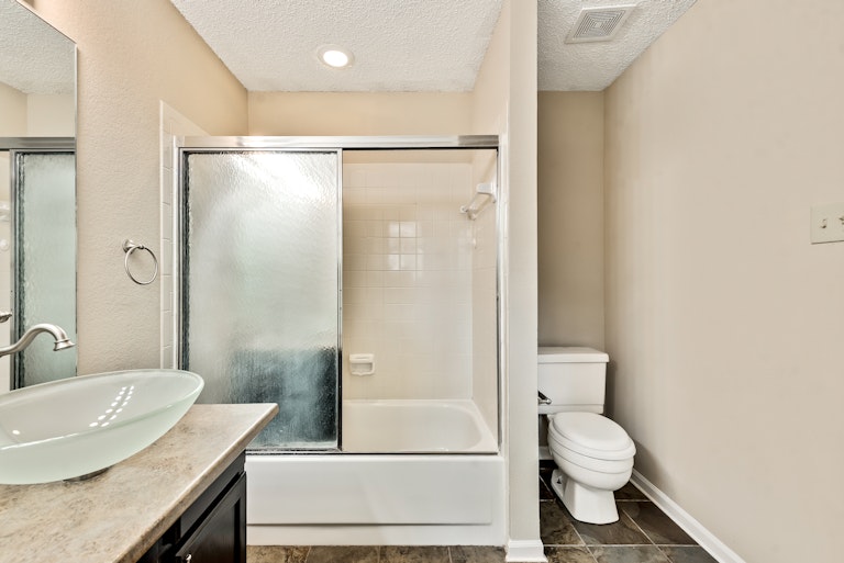 Photo 17 of 25 - 2705 Fountainview Dr, Corinth, TX 76210