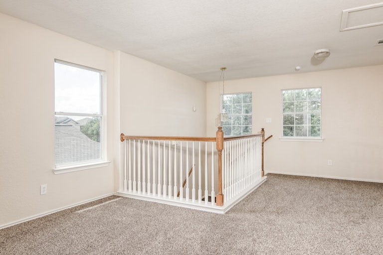 Photo 12 of 26 - 10247 Huisache Fld, Helotes, TX 78023