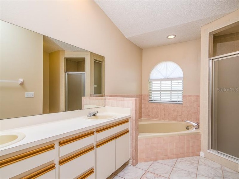 Photo 10 of 13 - 6410 Beechnut Dr, Lakeland, FL 33813