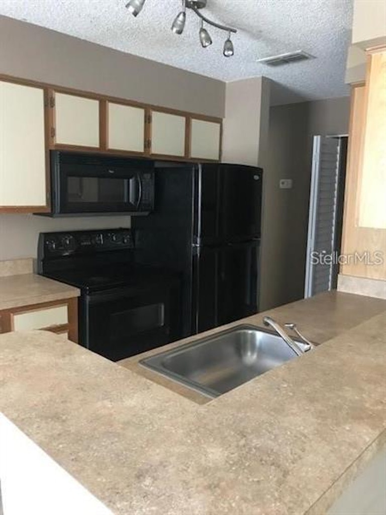 Photo 7 of 13 - 1079 S Hiawassee Rd #1123, Orlando, FL 32835