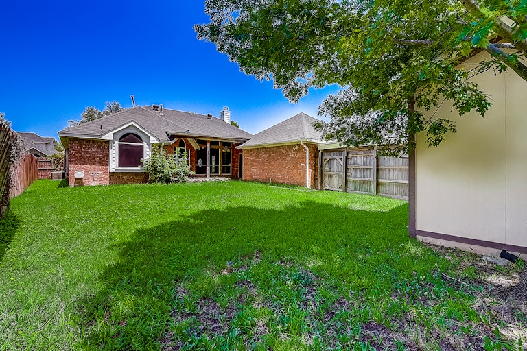 Photo 10 of 44 - 2313 Bent Brook Dr, Mesquite, TX 75181