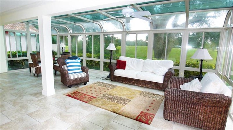 Photo 4 of 25 - 6470 Edgeworth Dr, Orlando, FL 32819