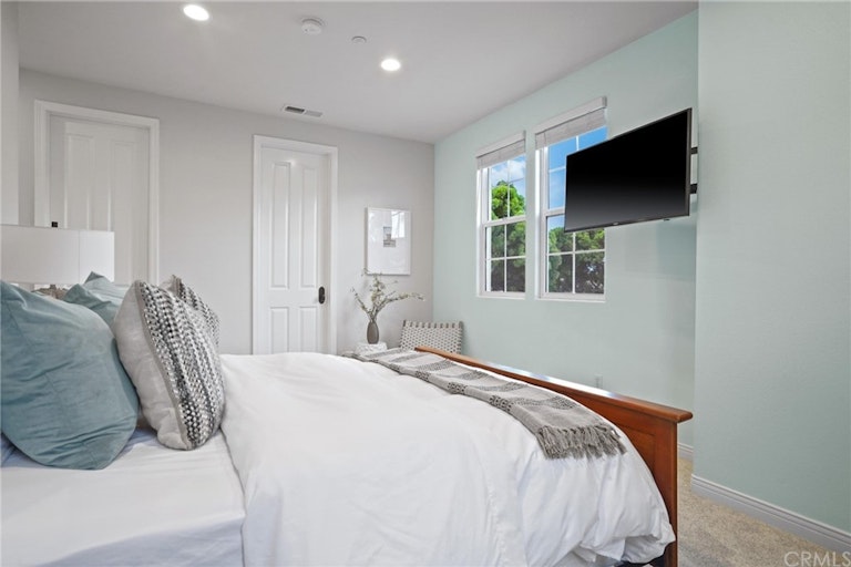 Photo 33 of 42 - 21247 Ronda Cir, Huntington Beach, CA 92648