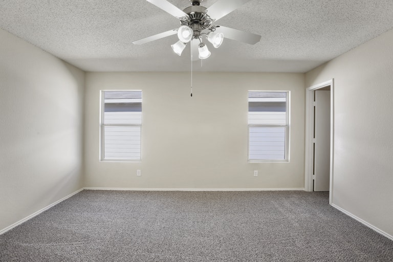 Photo 26 of 30 - 6904 Meadow Way Ln, Fort Worth, TX 76179