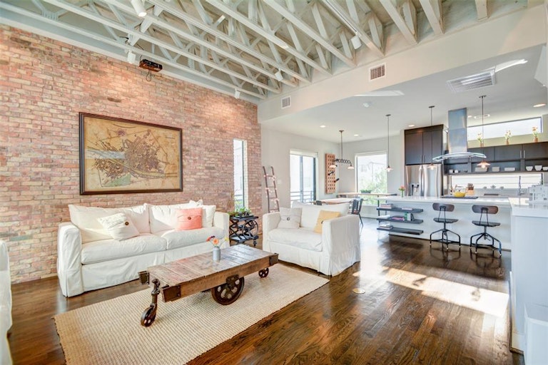 Photo 22 of 49 - 5638 Petty St Unit C, Houston, TX 77007