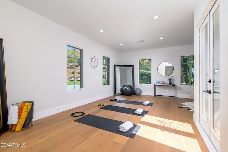 Photo 26 of 77 - 29462 Malibu View Ct, Agoura Hills, CA 91301