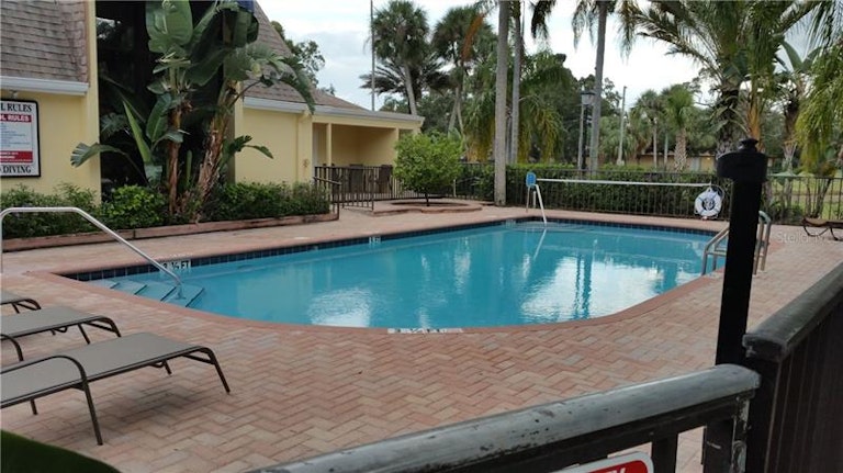 Photo 7 of 16 - 3001 58th Ave S #614, Saint Petersburg, FL 33712