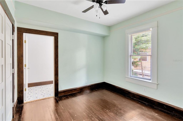Photo 21 of 29 - 4913 N Suwanee Ave, Tampa, FL 33603