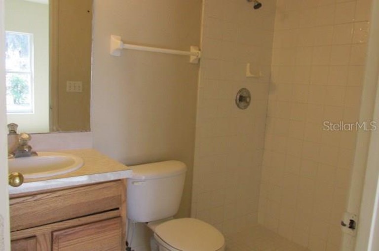 Photo 7 of 9 - 217 Ann Ave, Dundee, FL 33838