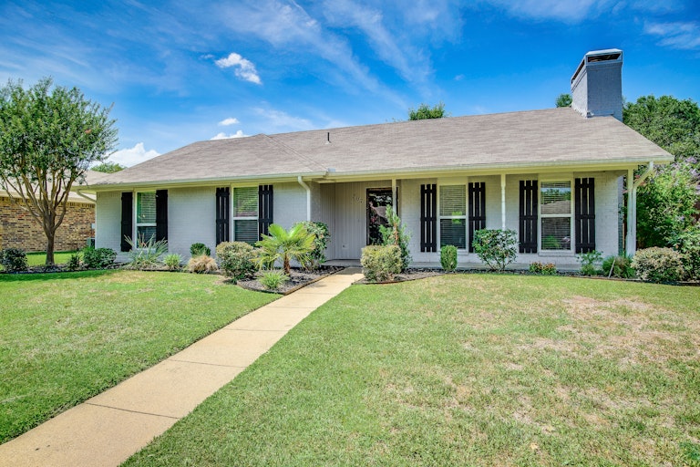 Photo 15 of 32 - 207 Cherrybark Dr, Coppell, TX 75019