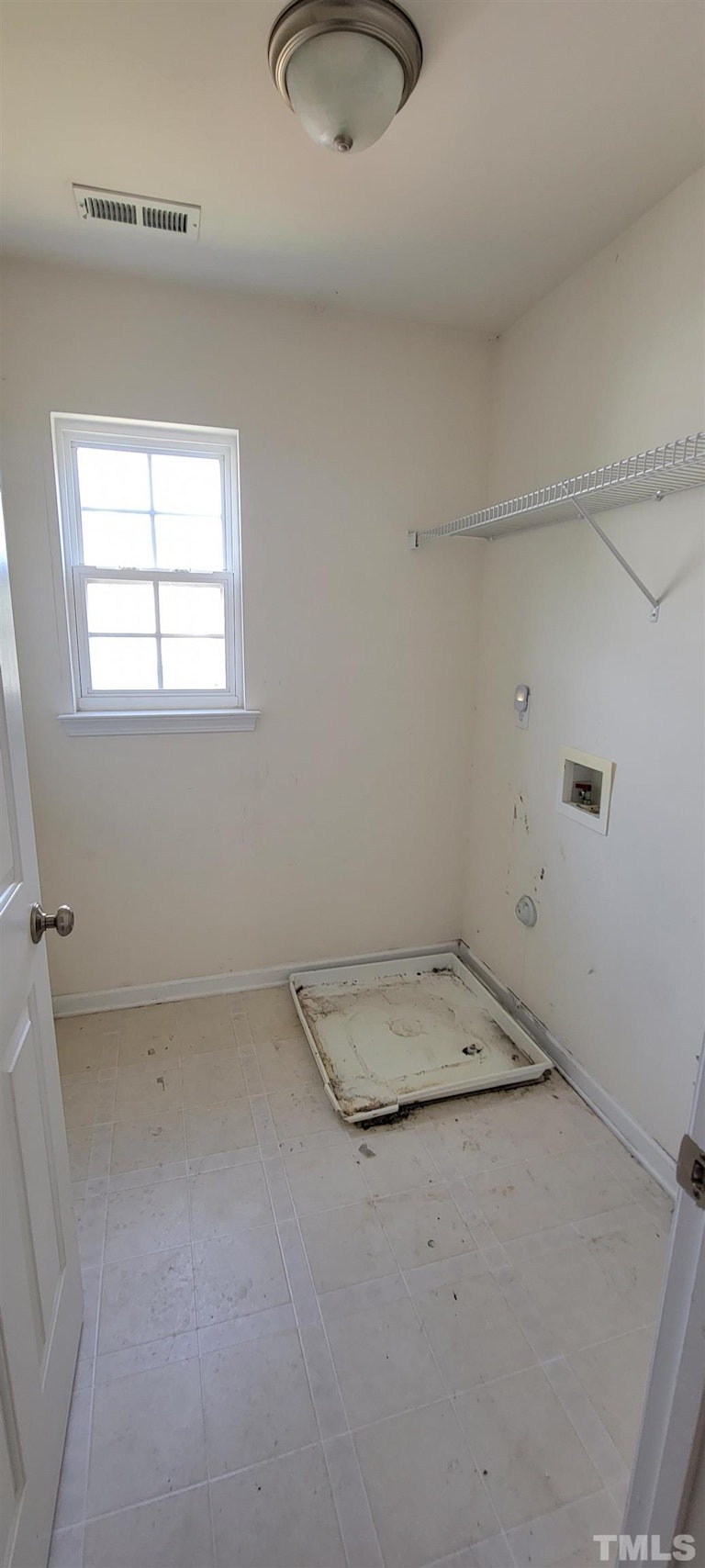 Photo 10 of 15 - 3120 Rendezvous Dr, Raleigh, NC 27610