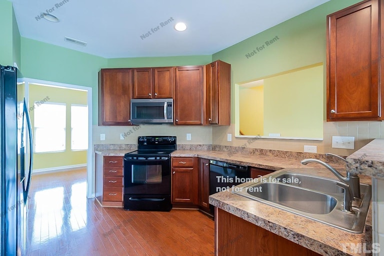 Photo 16 of 22 - 711 Keystone Park Dr #65, Morrisville, NC 27560