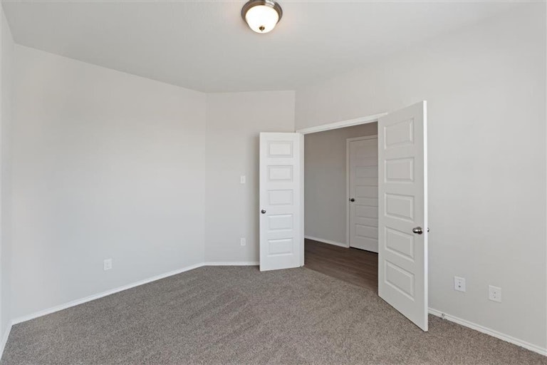 Photo 7 of 36 - 2900 Fox Trail Ln, Fort Worth, TX 76108
