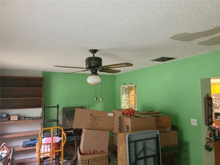 Photo 11 of 15 - 208 Alta Vista St, Debary, FL 32713