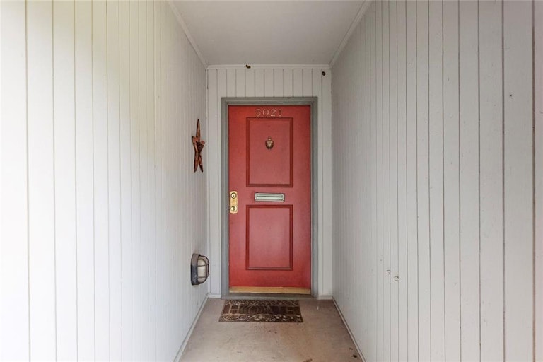 Photo 2 of 28 - 5021 N Hall St, Dallas, TX 75235