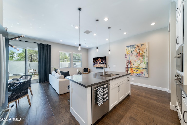 Photo 7 of 39 - 3200 N 39th St #14, Phoenix, AZ 85018