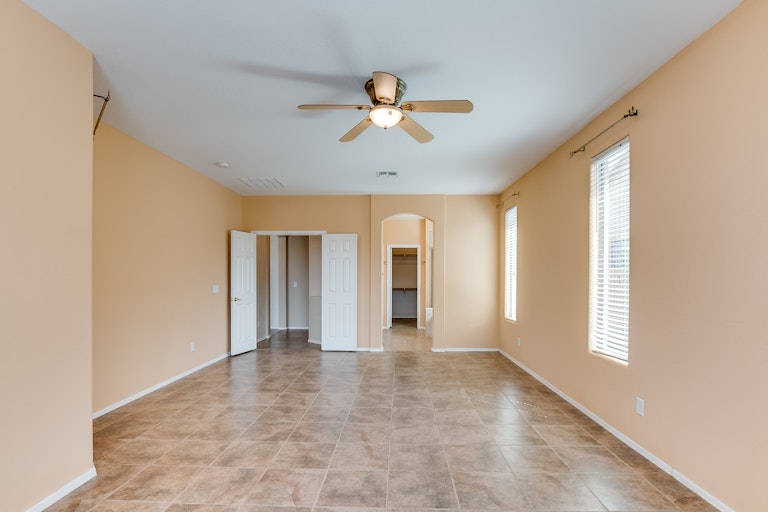 Photo 5 of 34 - 11617 W Apache St, Avondale, AZ 85323