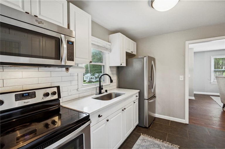 Photo 10 of 23 - 1954 Sumter St NW, Atlanta, GA 30318