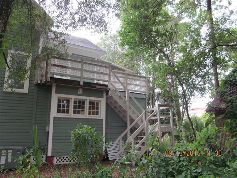 Photo 4 of 12 - 210 Luella Ct, Deland, FL 32720