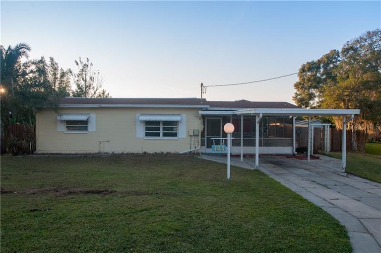 Photo 1 of 25 - 405 12th St SW, Ruskin, FL 33570