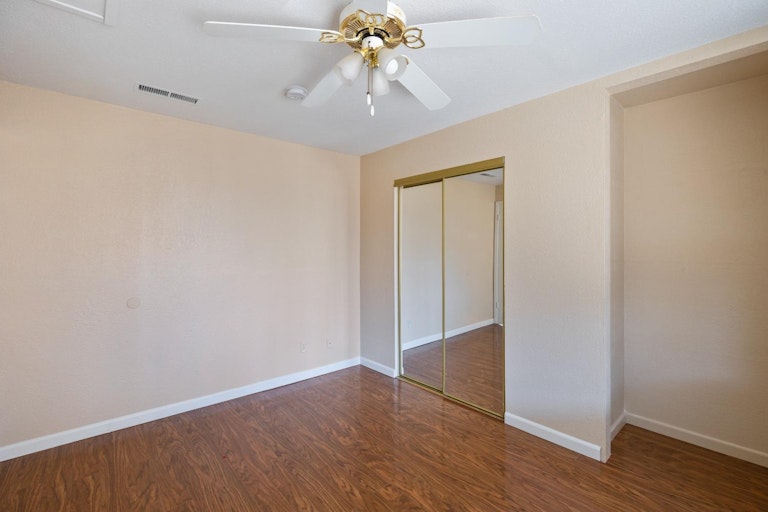 Photo 21 of 38 - 5030 Strasbourg Way, Sacramento, CA 95842